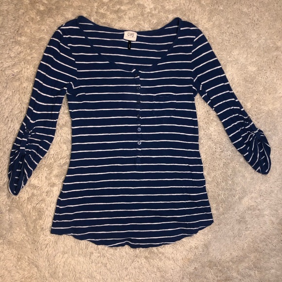 5/$20 C&S size small striped quarter sleeve top - Picture 1 of 2